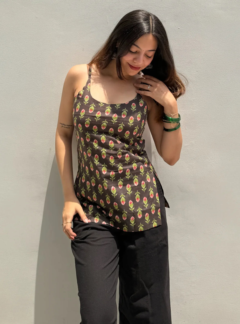 Mehndi Color Sleevless Kurti