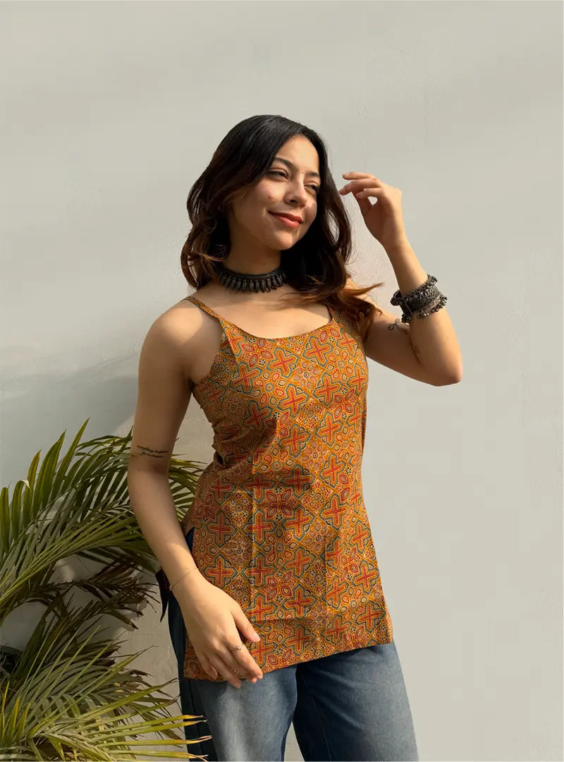 Trending Sleevless Kurti