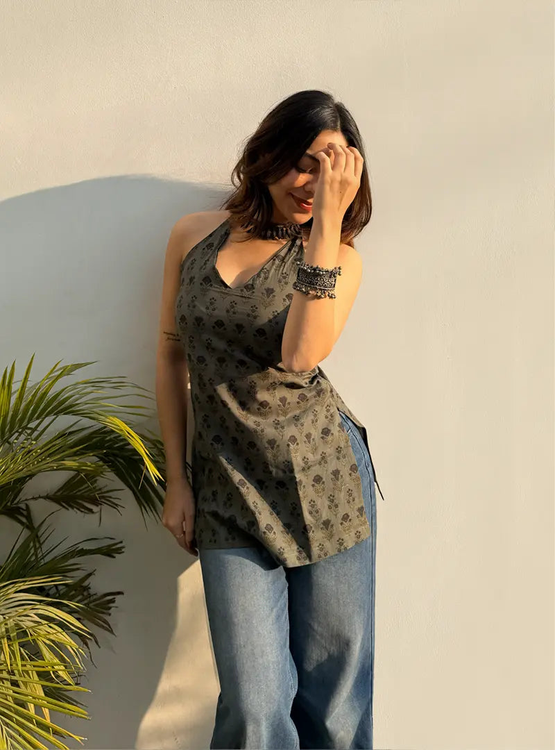 Classy Dust Printed  Halter Neck Sleevless Kurti
